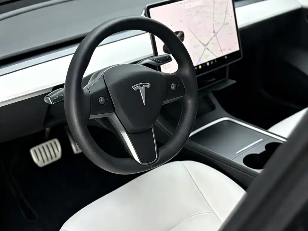 Tesla Model 3 — фото 4