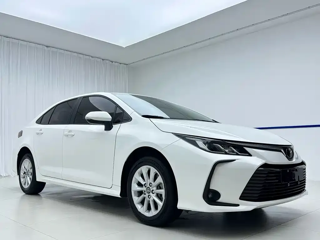 Toyota Corolla — фото 8