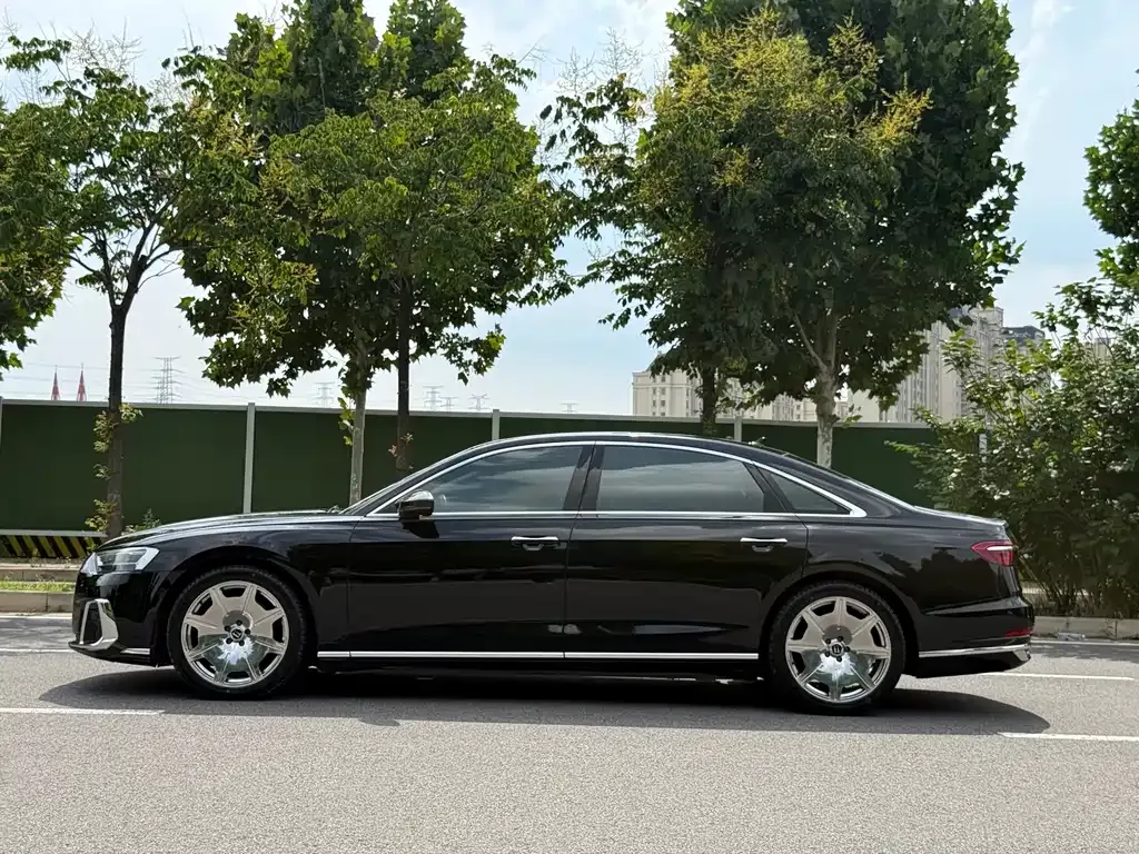 Audi A8 — фото 9