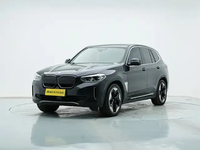 BMW iX3 — фото 1
