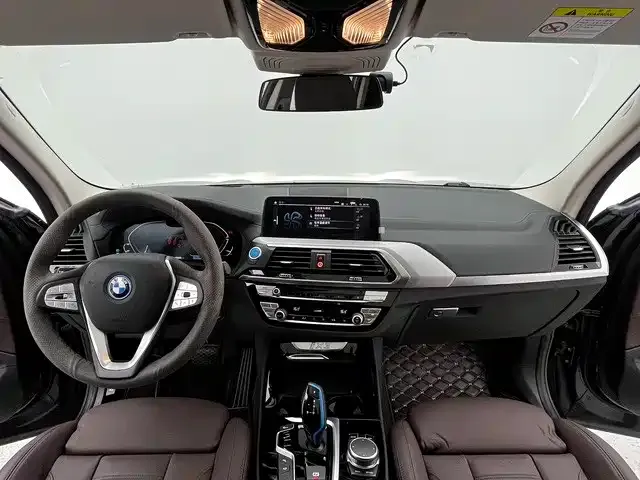 BMW iX3 — фото 7