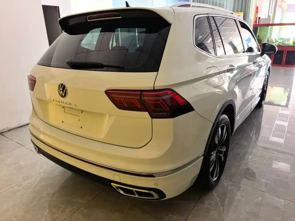 Volkswagen Tiguan L — фото 7