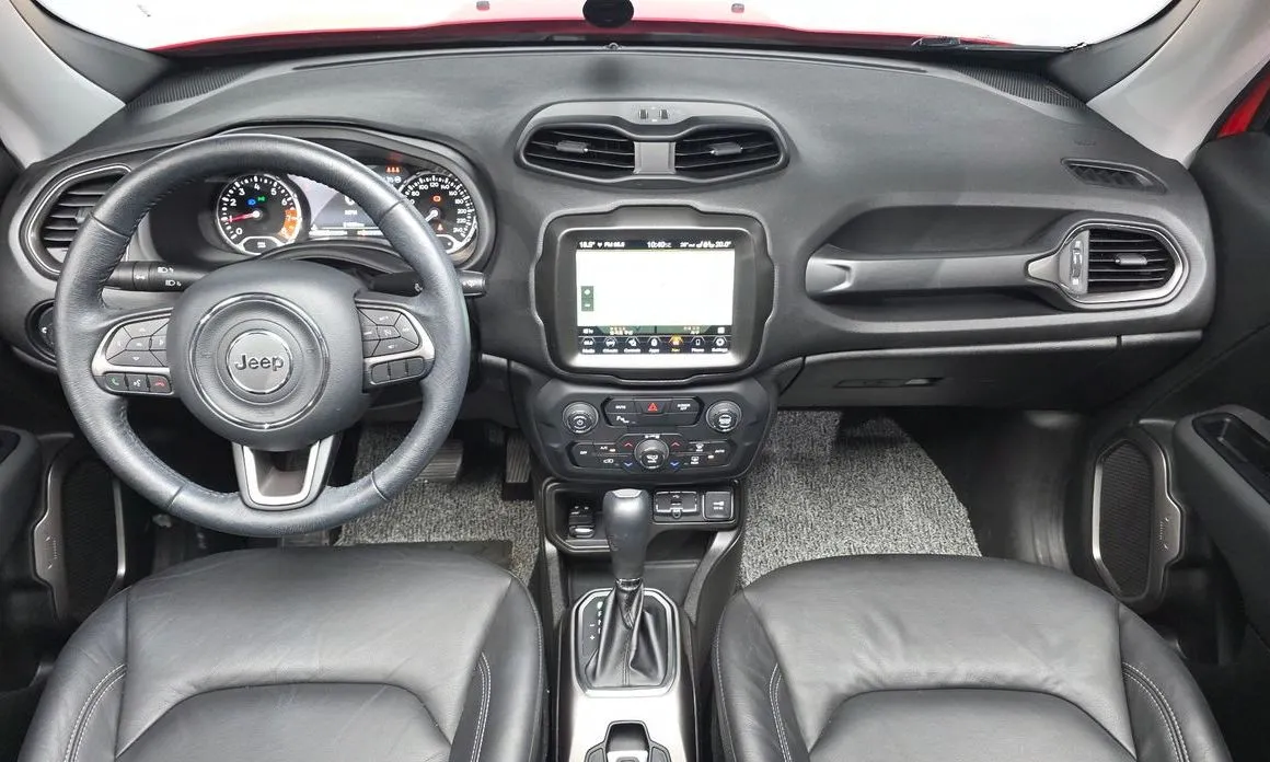 Jeep Renegade — фото 10