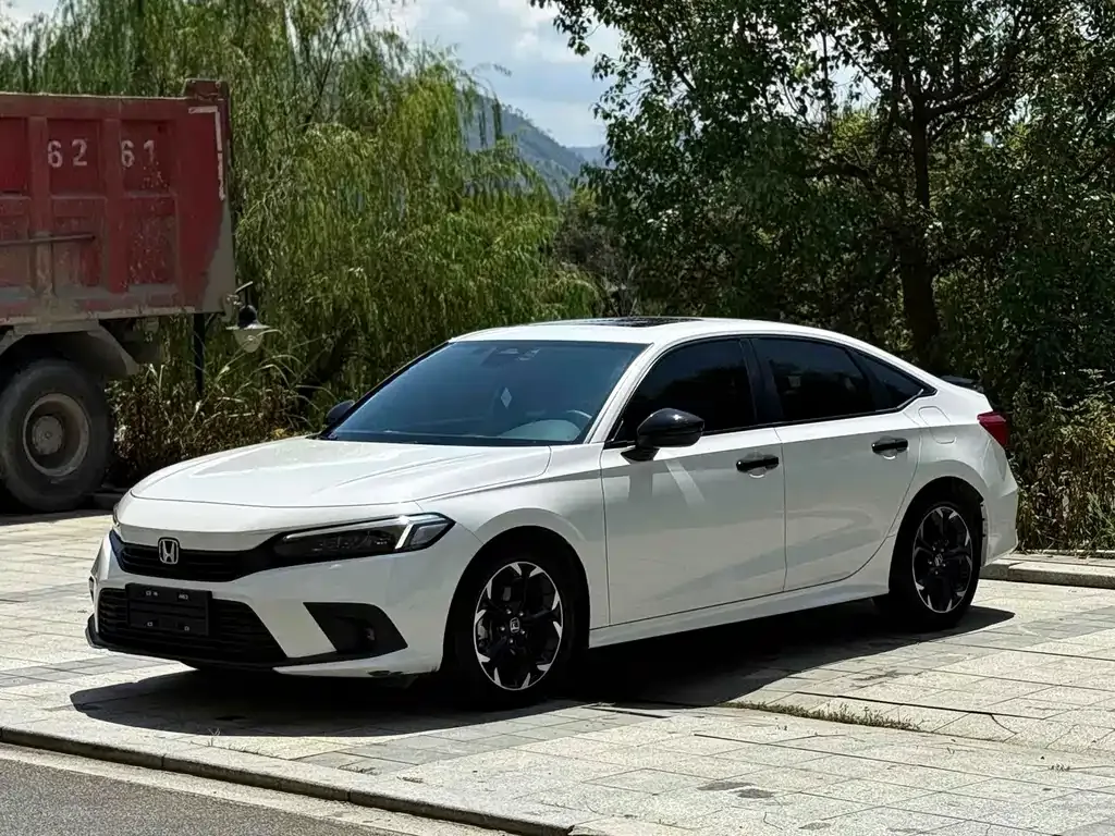 Honda Civic — фото 1