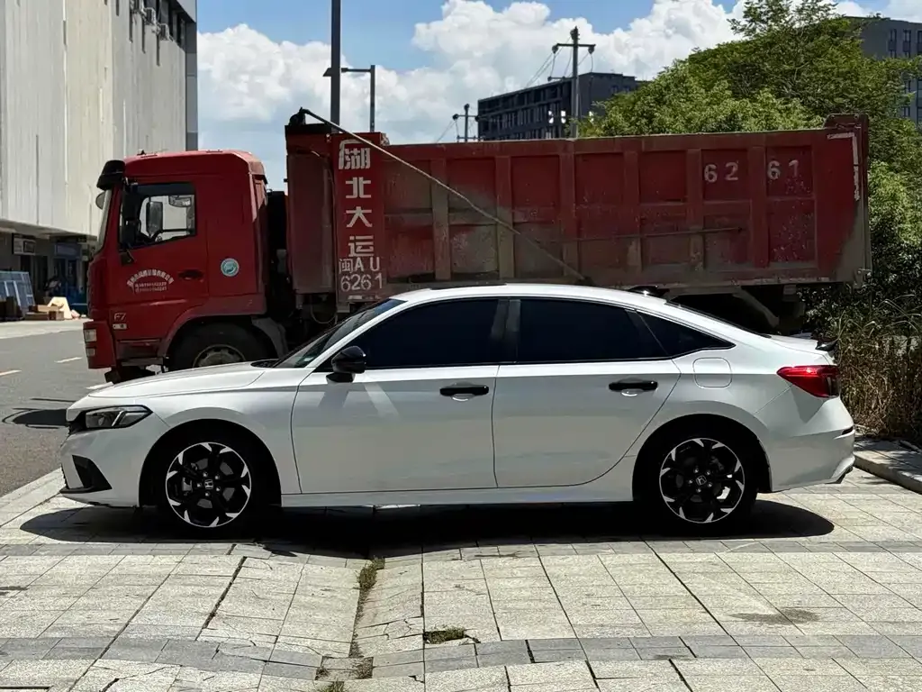 Honda Civic — фото 7
