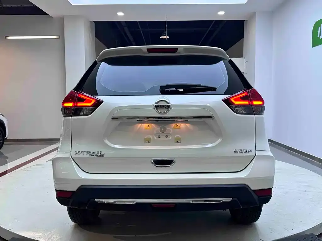 Nissan X-Trail — фото 10