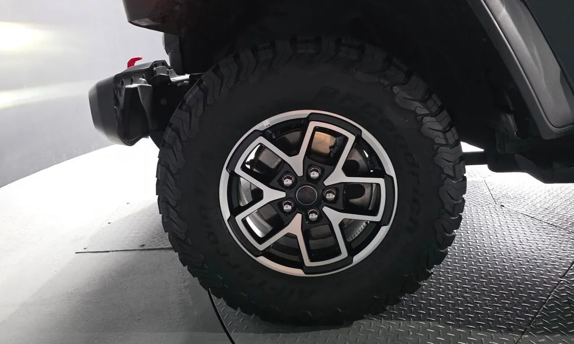 Jeep Wrangler — фото 10