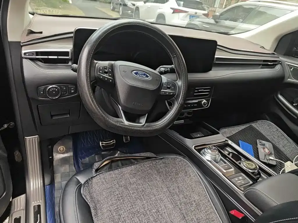 Ford Edge — фото 10