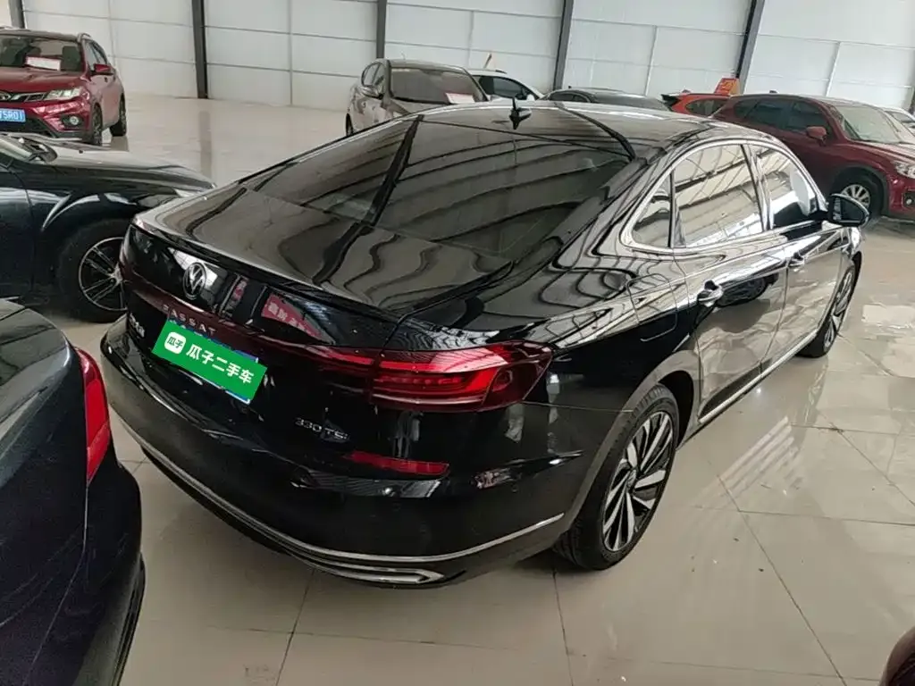 Volkswagen Passat — фото 8