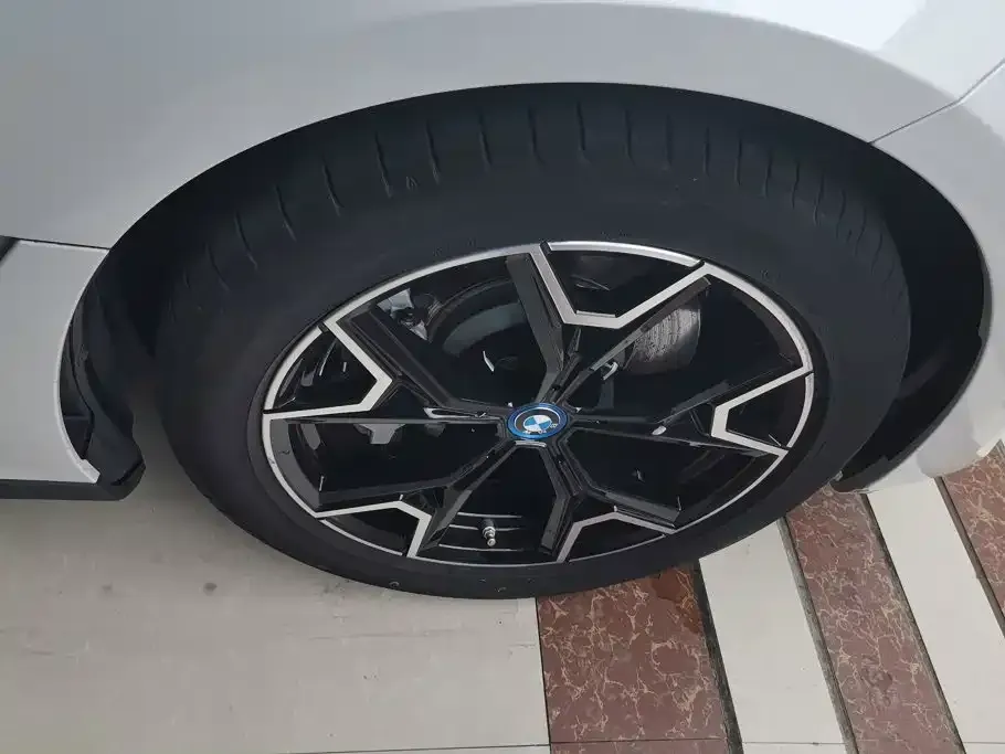 BMW i3 — фото 5