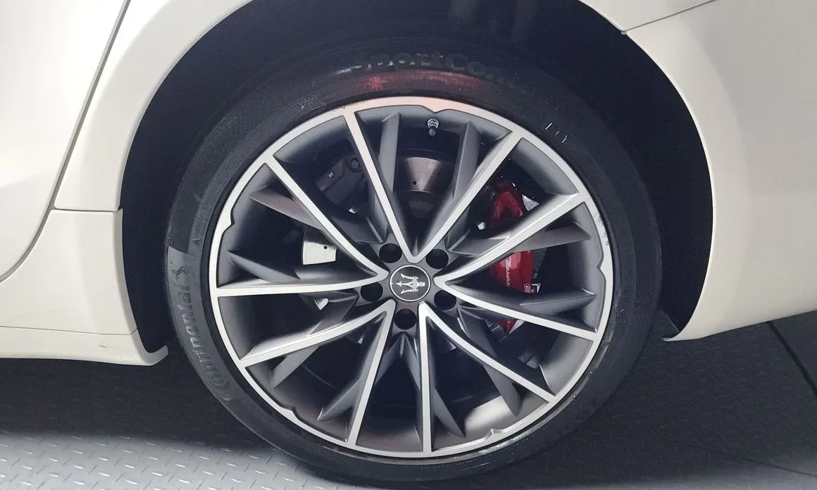 Maserati Ghibli — фото 10