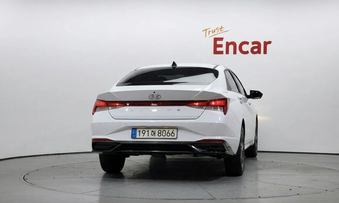 Hyundai AVANTE — фото 3