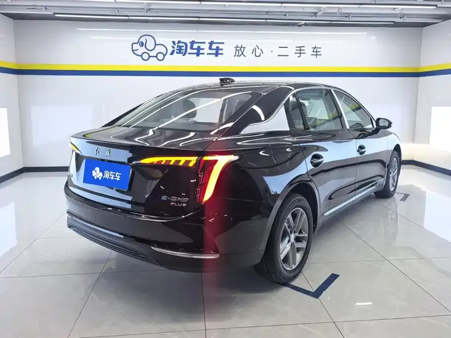 Hongqi E-QM5 — фото 10