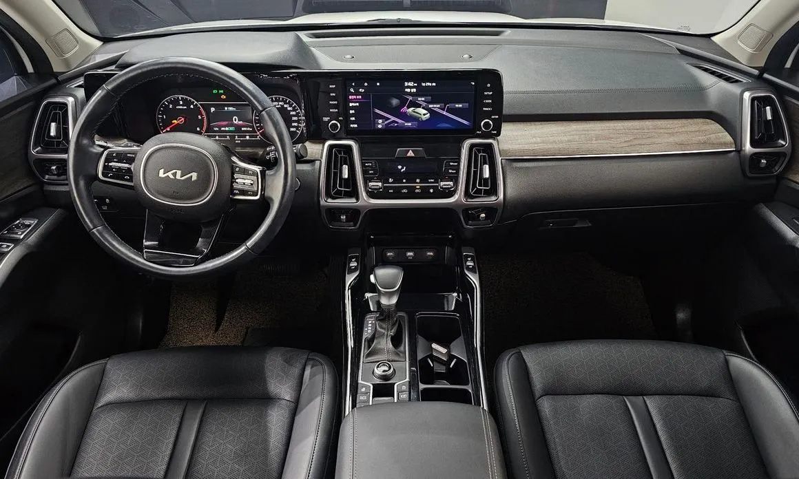 Kia Sorento — фото 7