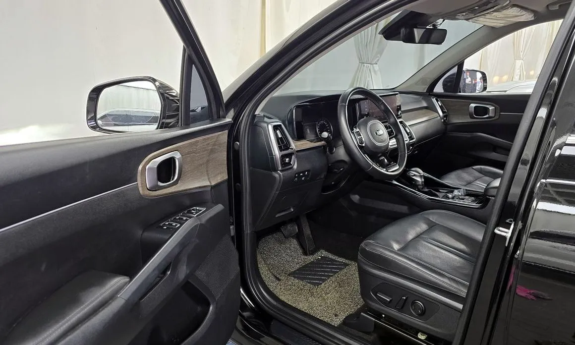 Kia Sorento — фото 8