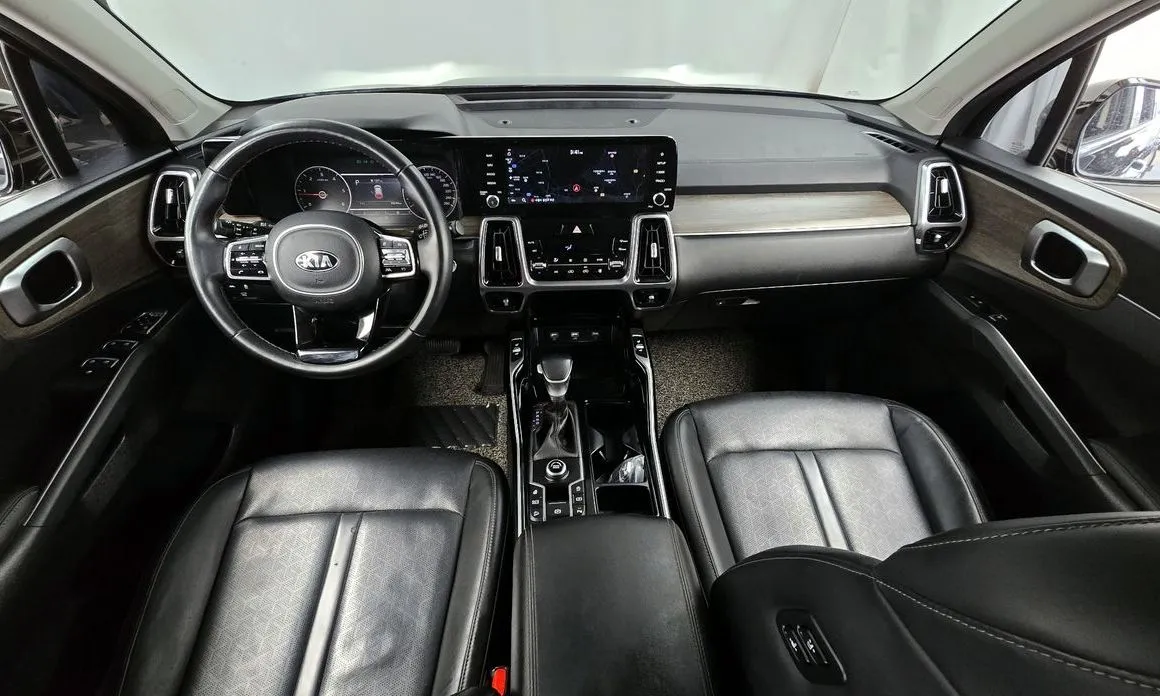 Kia Sorento — фото 6