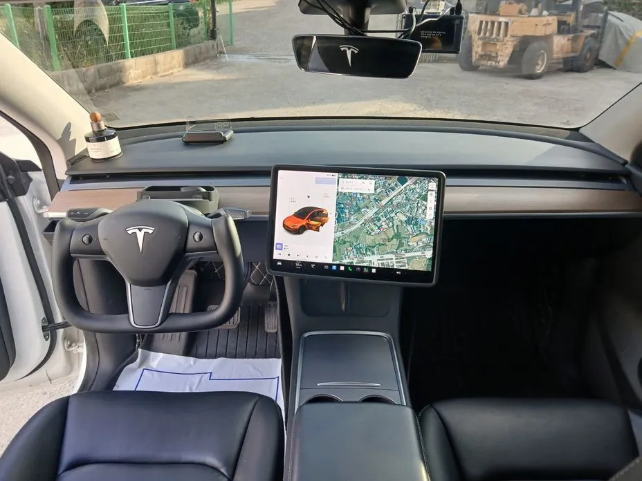 Tesla Model Y — фото 4