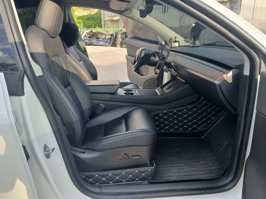Tesla Model Y — фото 8