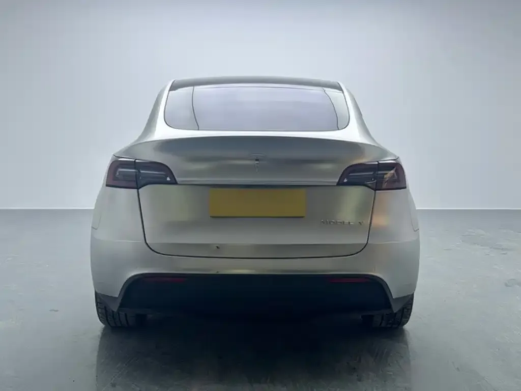 Tesla Model Y — фото 5