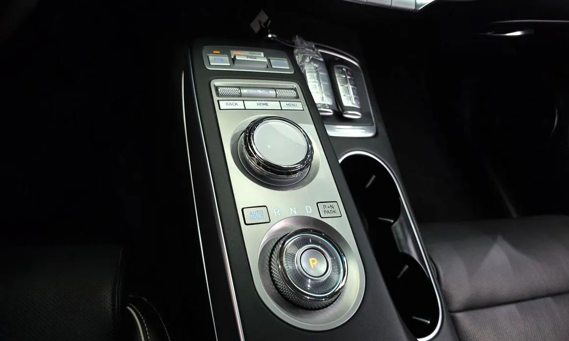 Genesis GV70 — фото 3