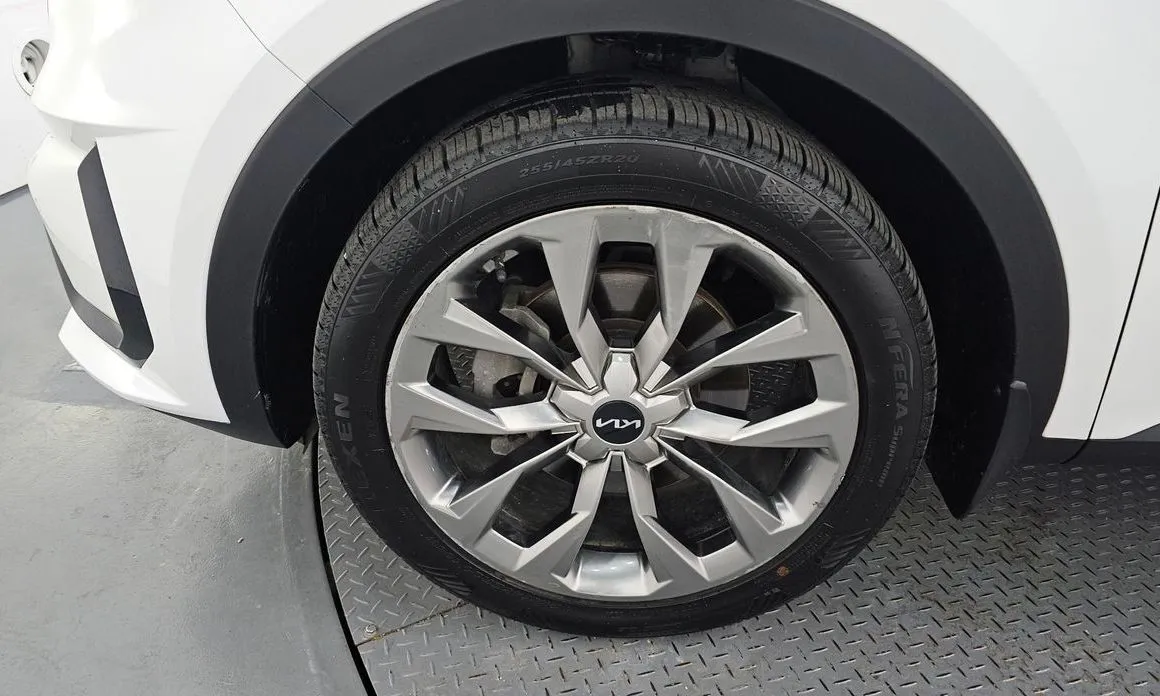 Kia Sorento — фото 9