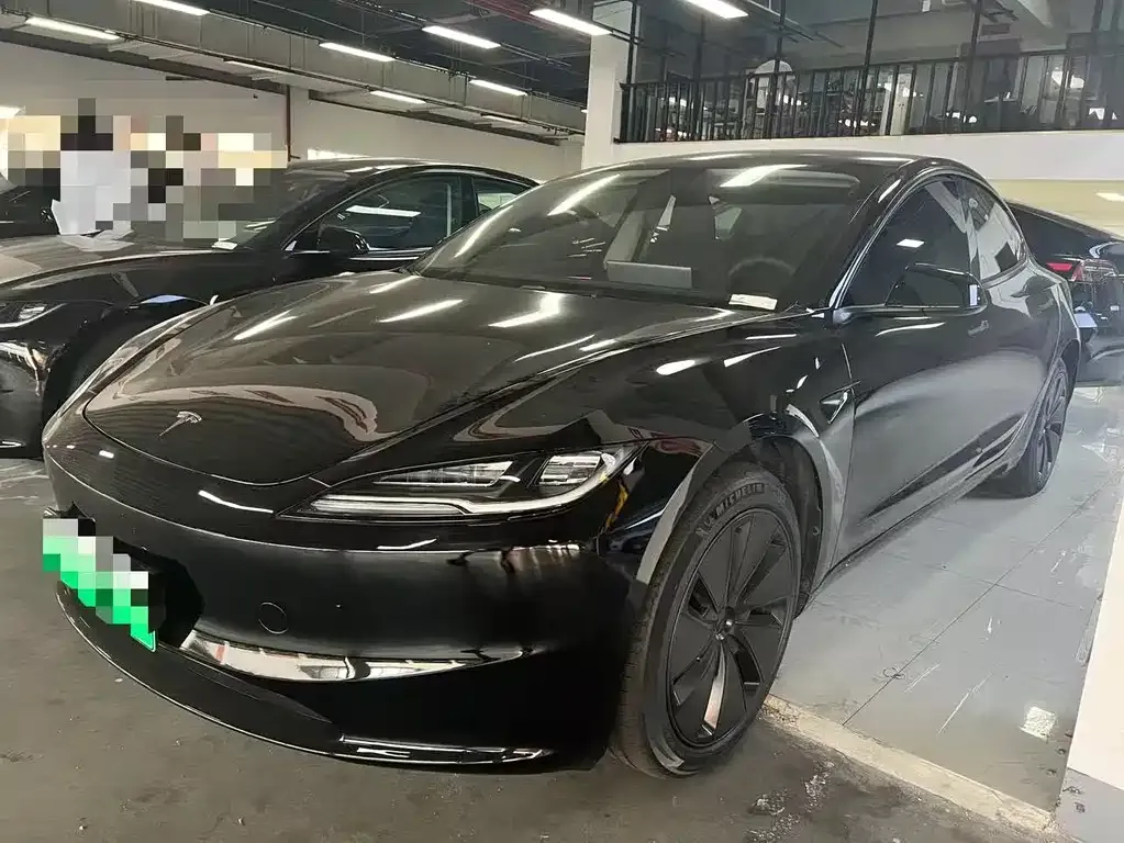 Tesla Model 3 — фото 1