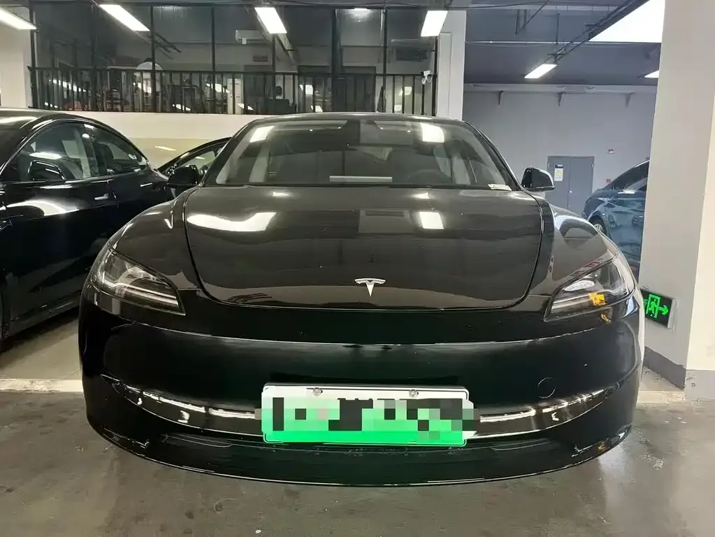 Tesla Model 3 — фото 8