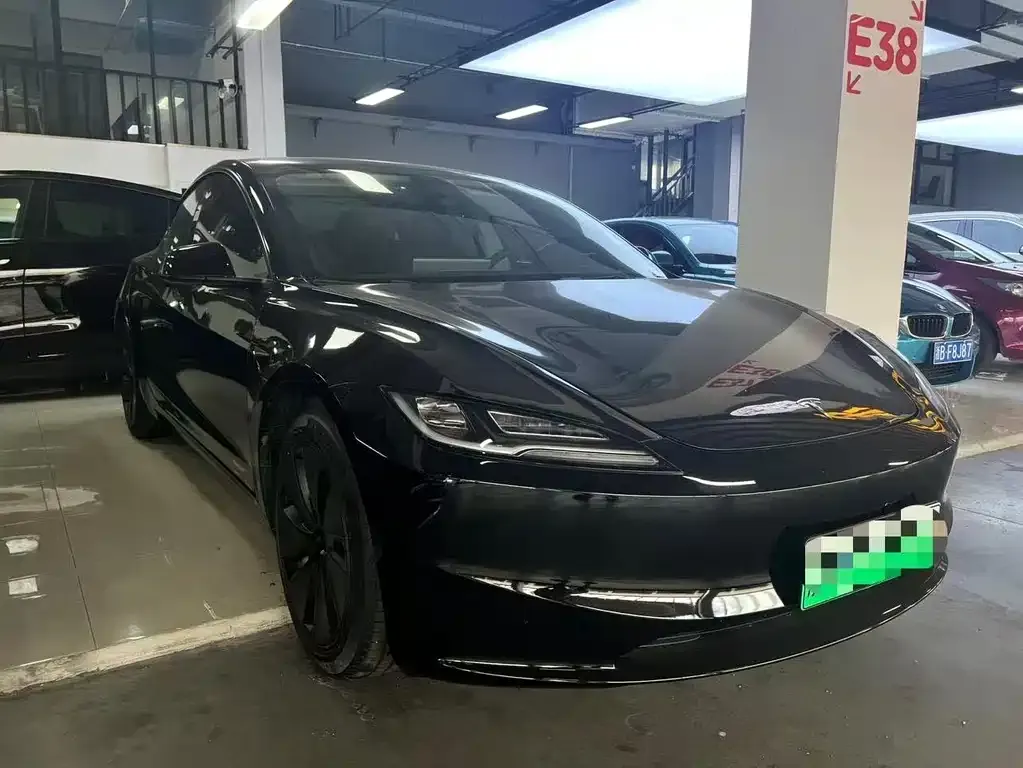 Tesla Model 3 — фото 10