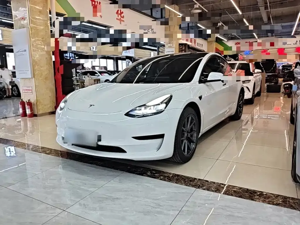 Tesla Model 3 — фото 4