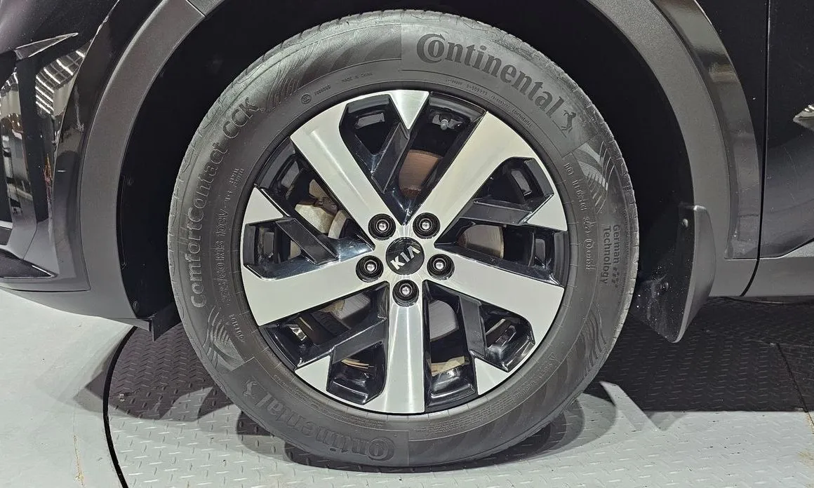 Kia Sorento — фото 8