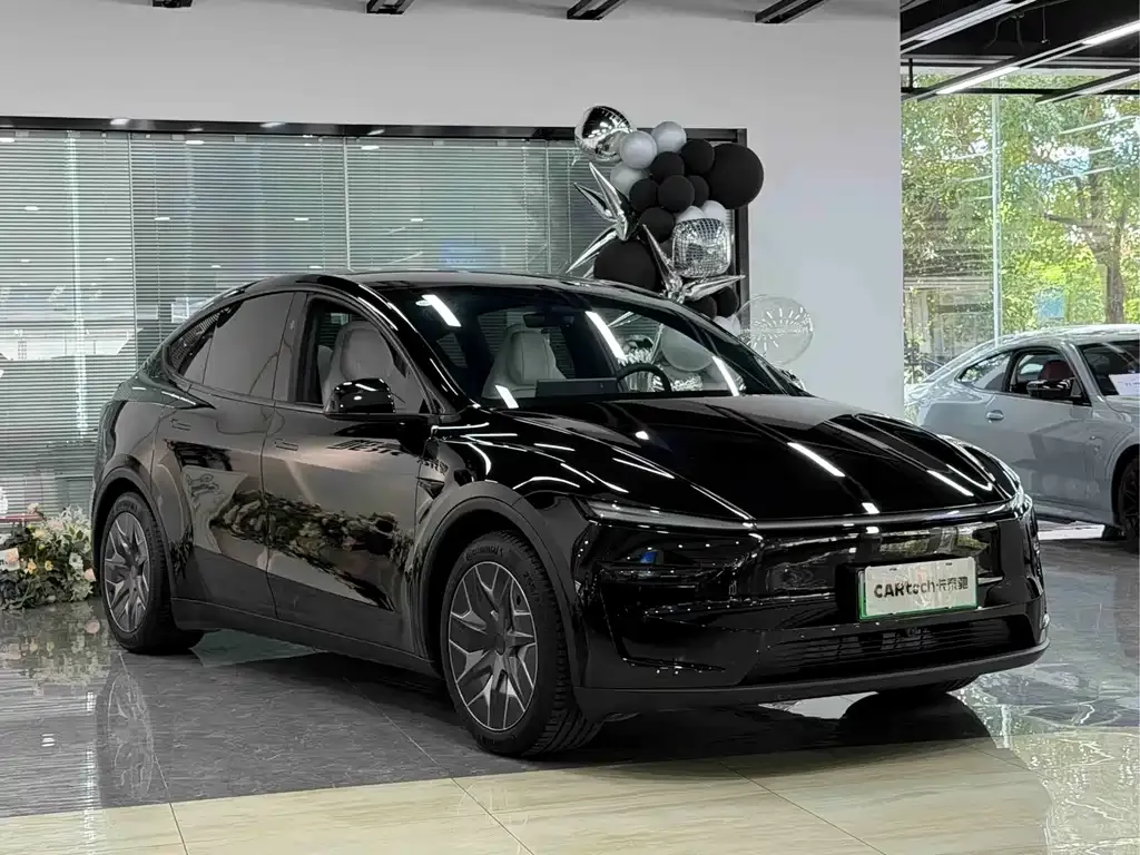Tesla Model Y L — фото 4