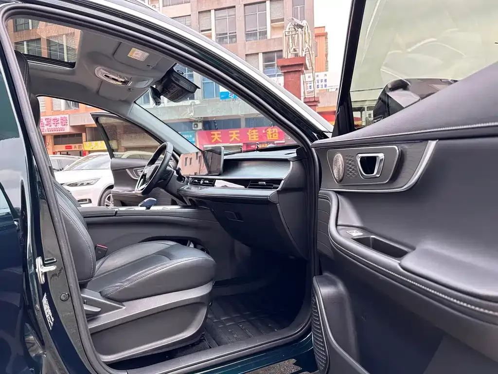 Chery Tiggo 8 PRO NEV — фото 2
