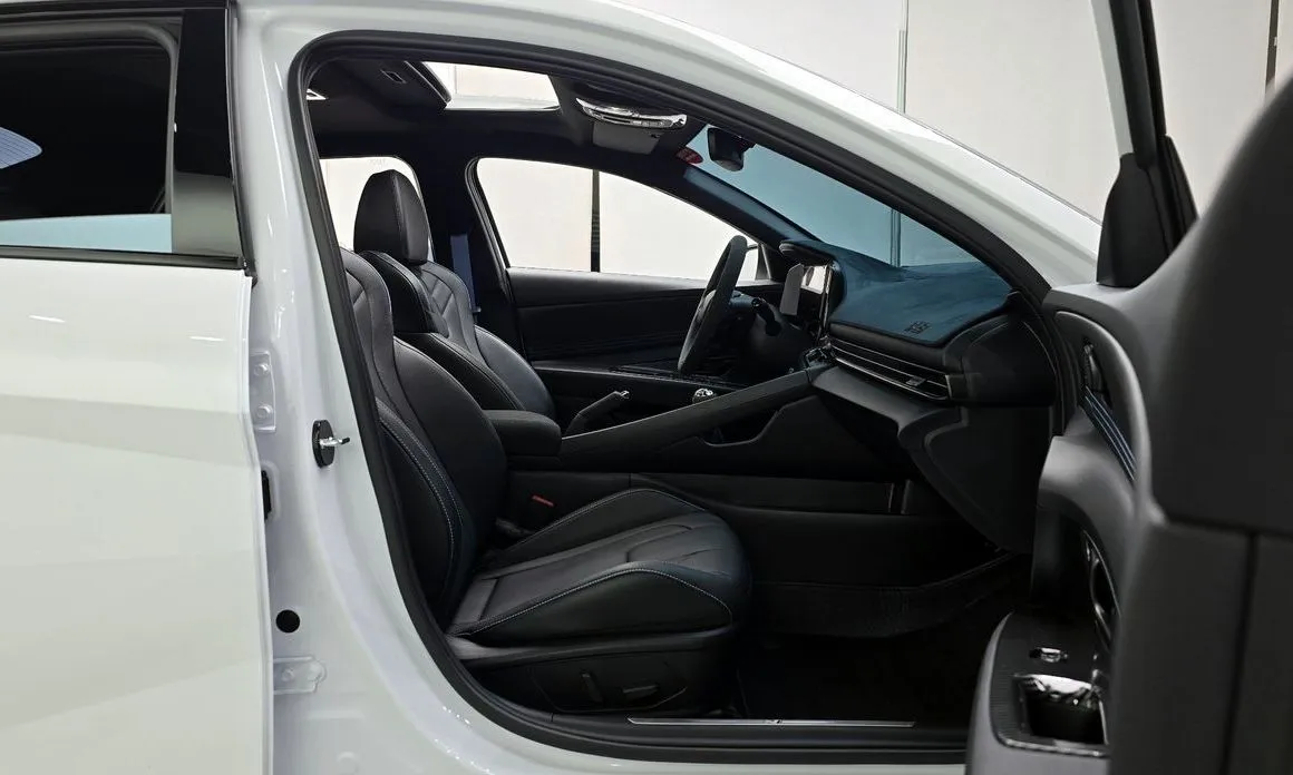 Hyundai AVANTE — фото 4