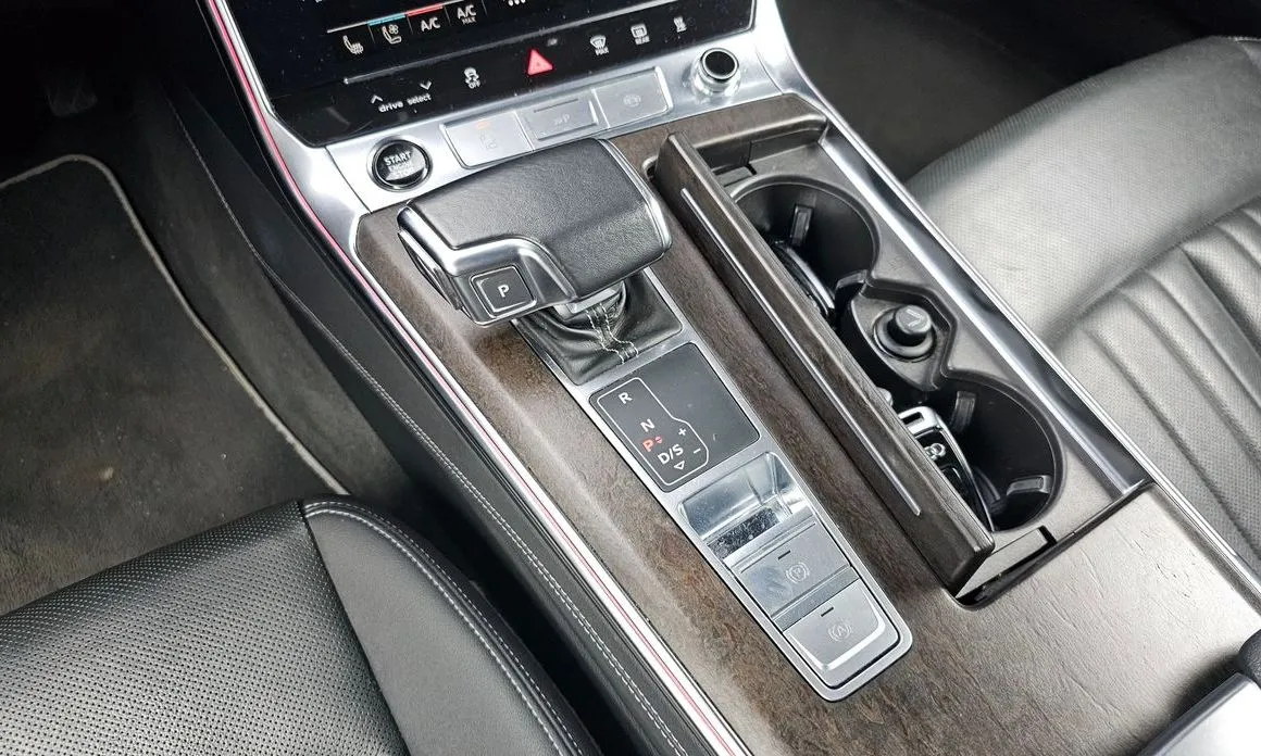 Audi A6 — фото 10