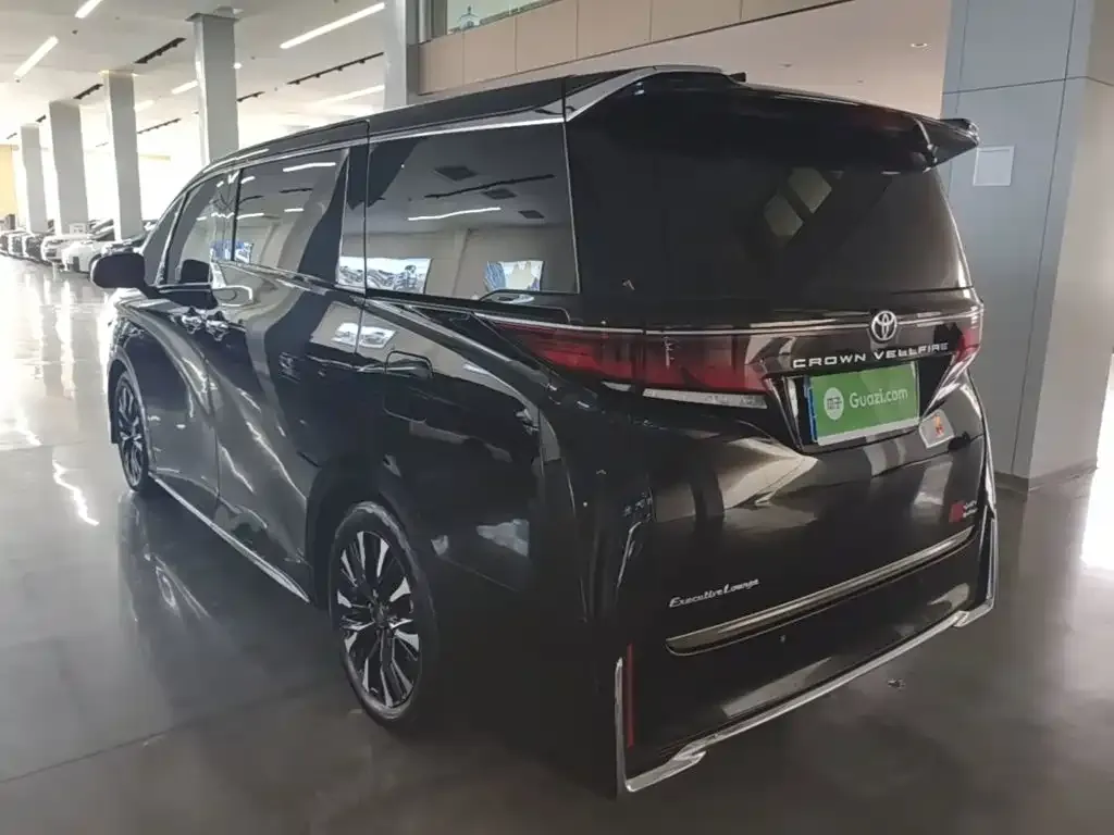 Toyota Vellfire — фото 9