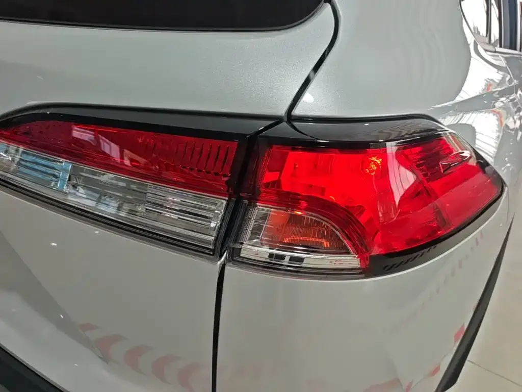 Toyota Corolla Cross — фото 3