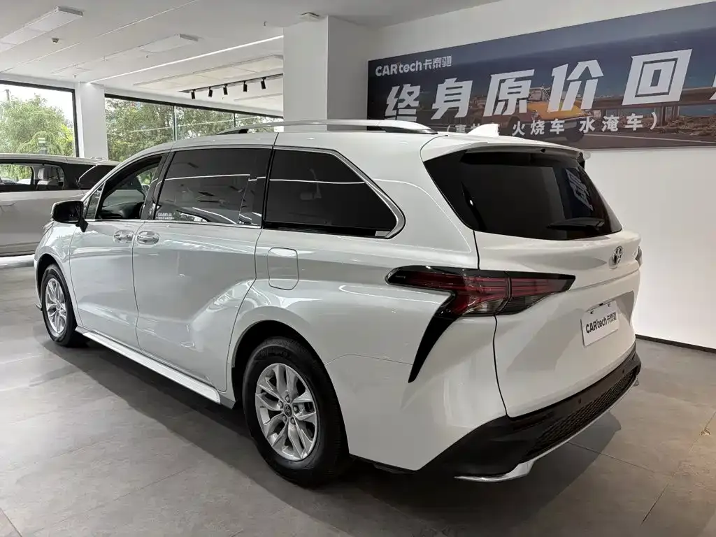 Toyota Granvia — фото 5