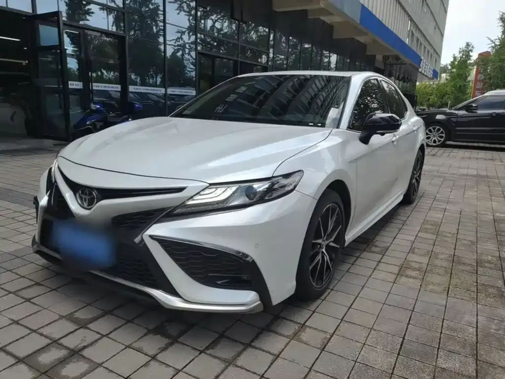 Toyota Camry — фото 7