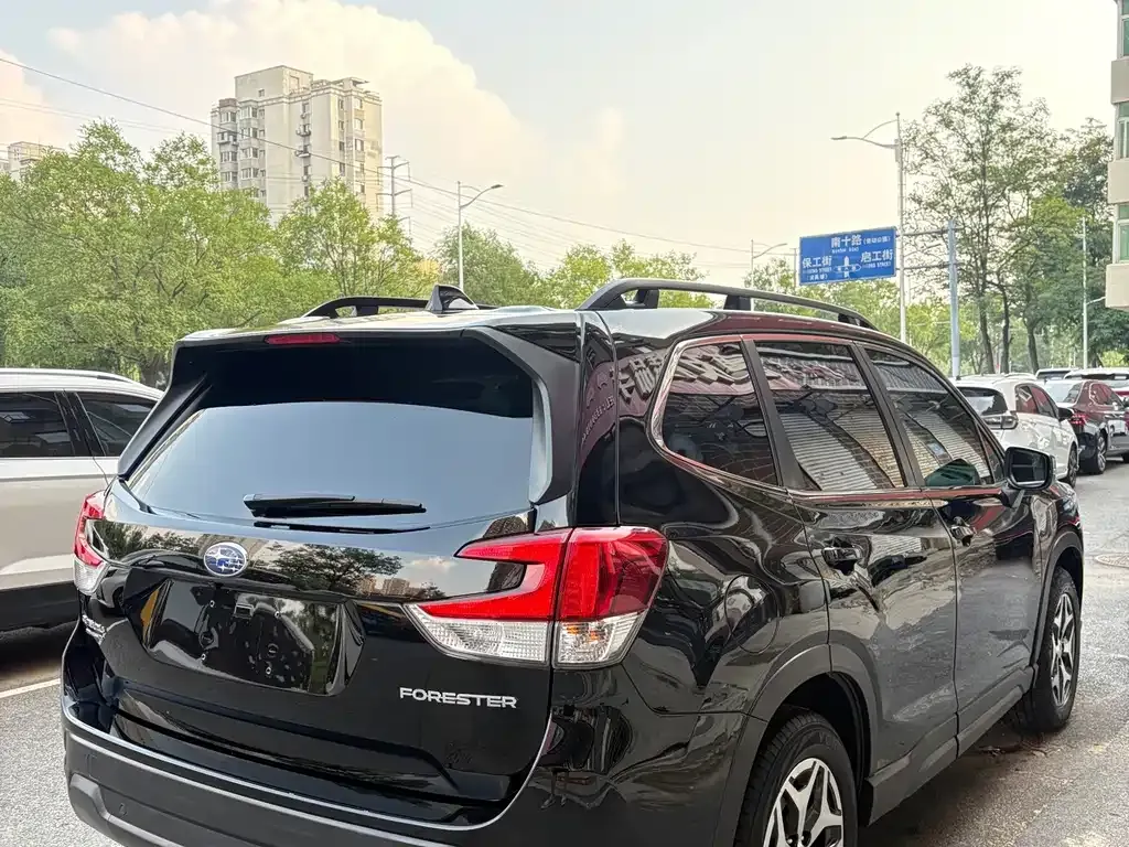 Subaru Forester — фото 2