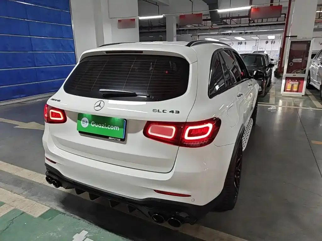 Mercedes-Benz GLC AMG — фото 6