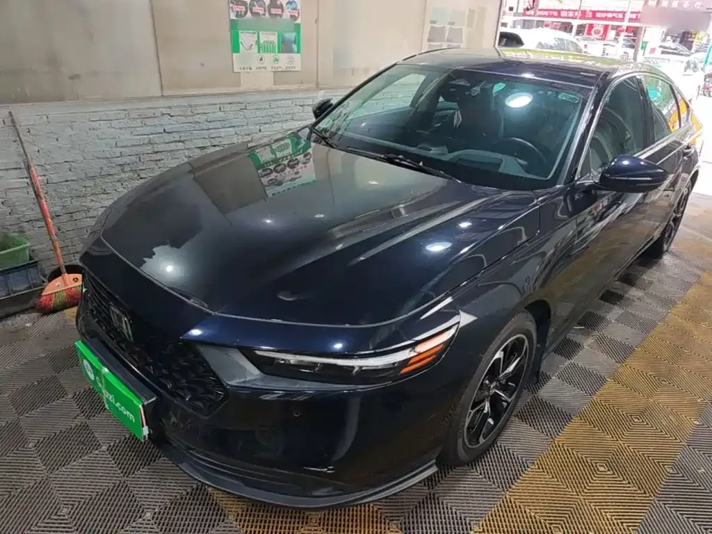 Honda Accord — фото 1