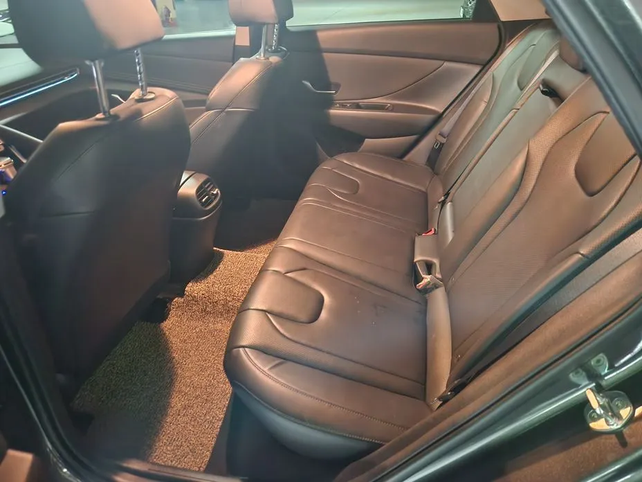 Hyundai AVANTE — фото 3