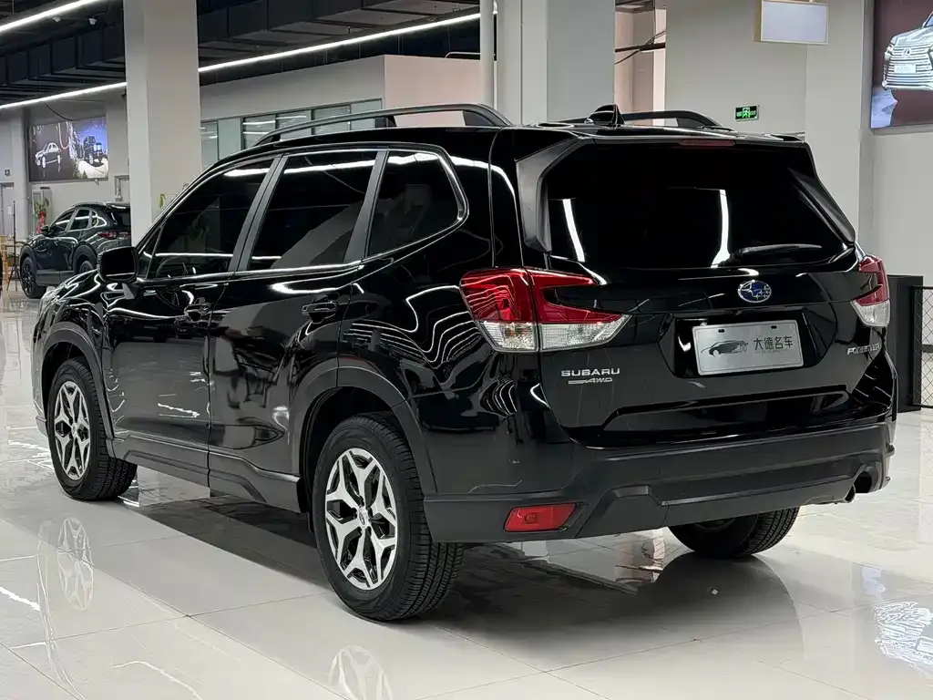 Subaru Forester — фото 4