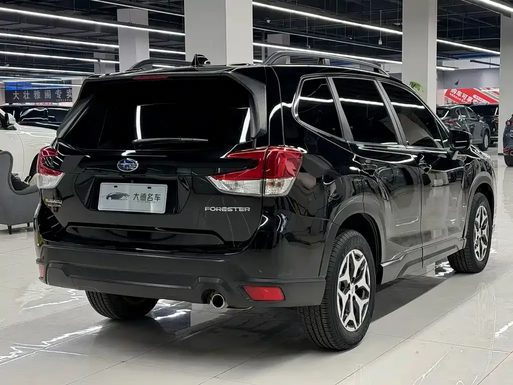 Subaru Forester — фото 7