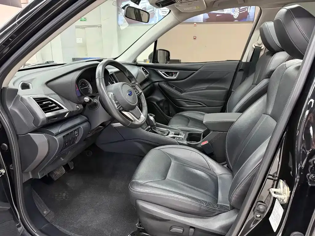 Subaru Forester — фото 10