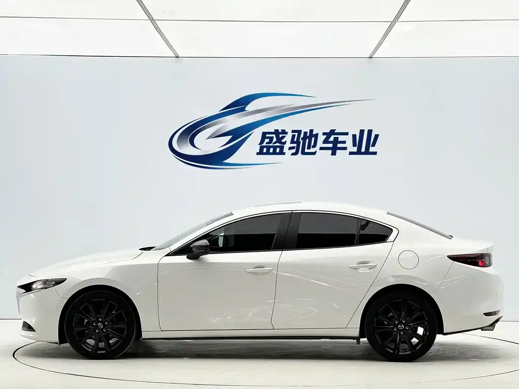 Mazda 3 Axela — фото 2