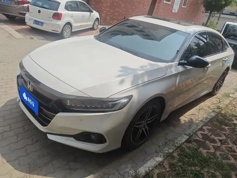 Honda Accord — фото 1