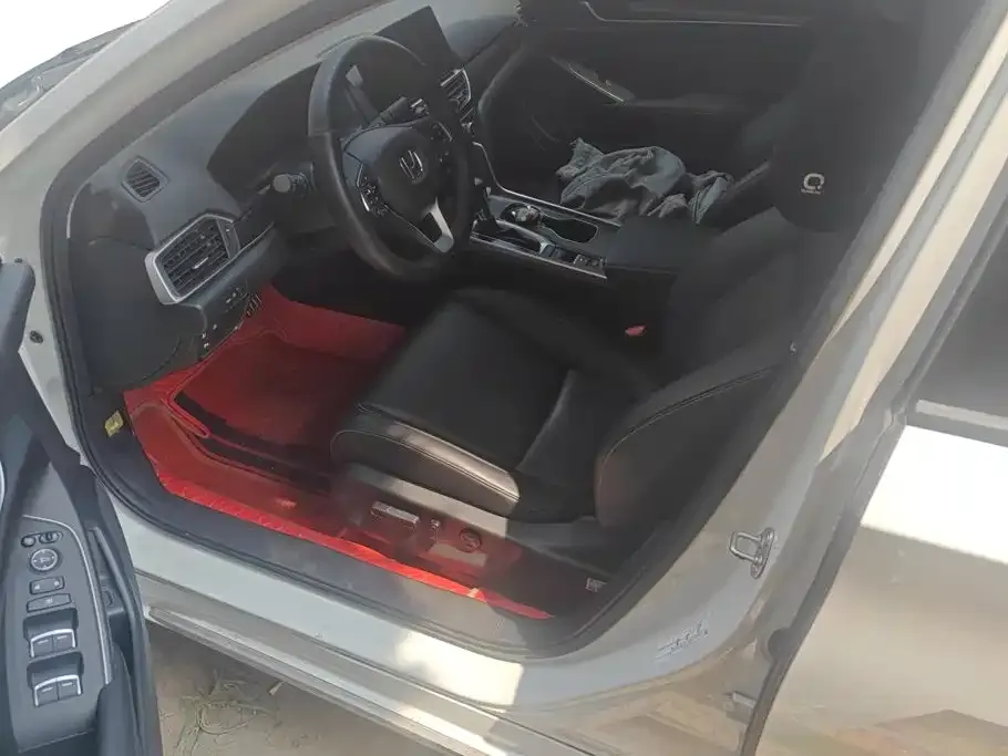 Honda Accord — фото 9