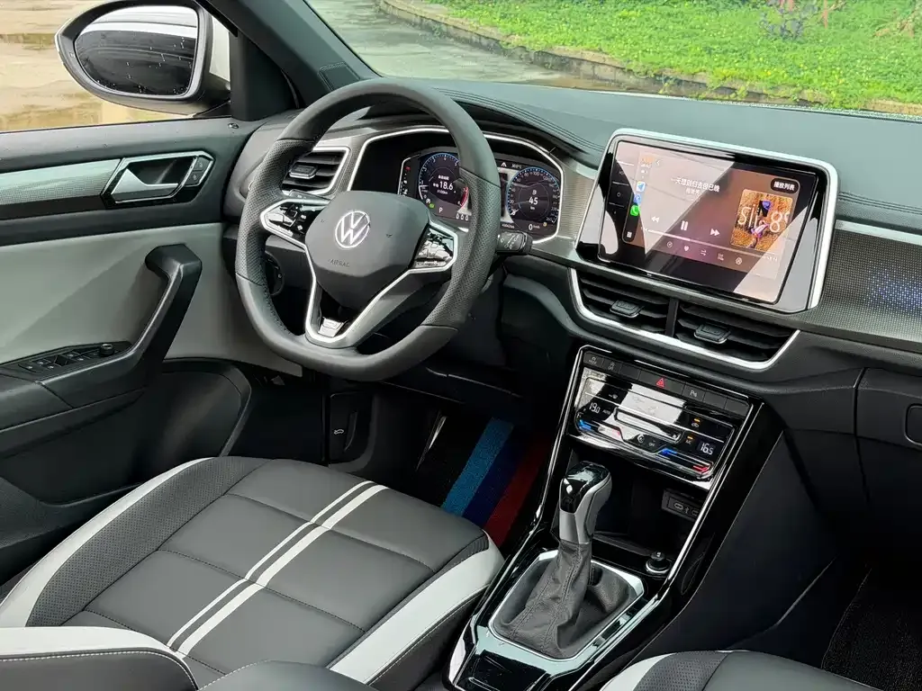 Volkswagen T-Roc — фото 4