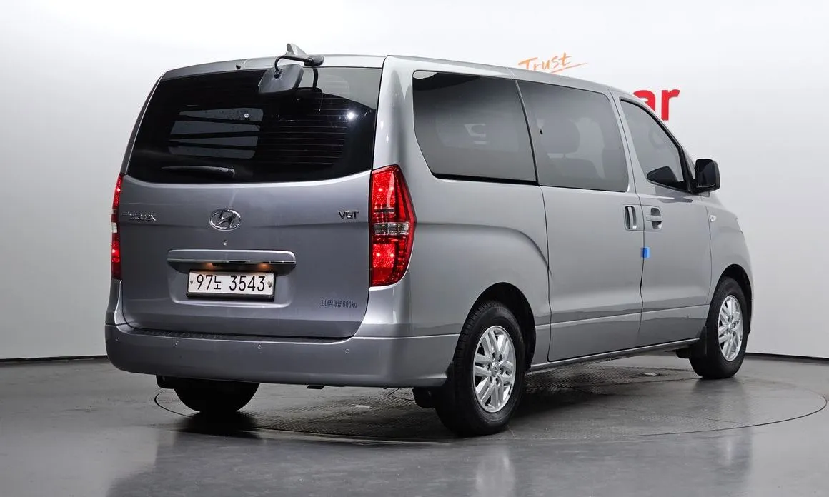 Hyundai Starex — фото 4